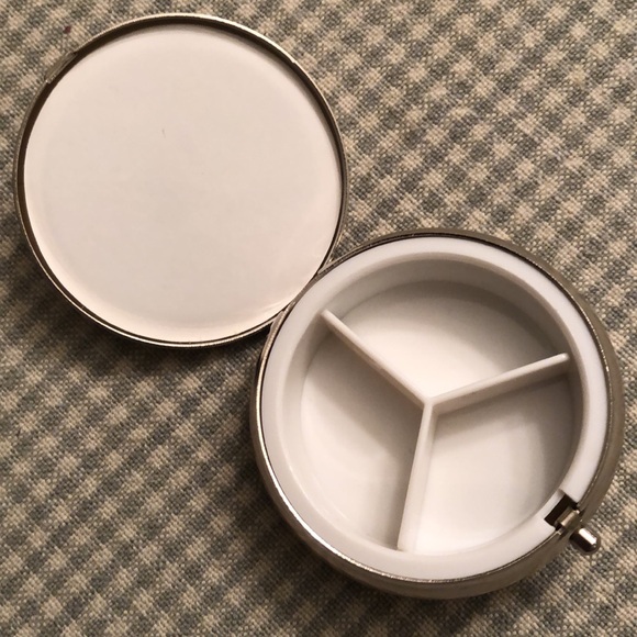 Vintage Round Pill Case 3-Day Stainless Engraved Rose Gold Angel Design - #416 - Picture 10 of 11